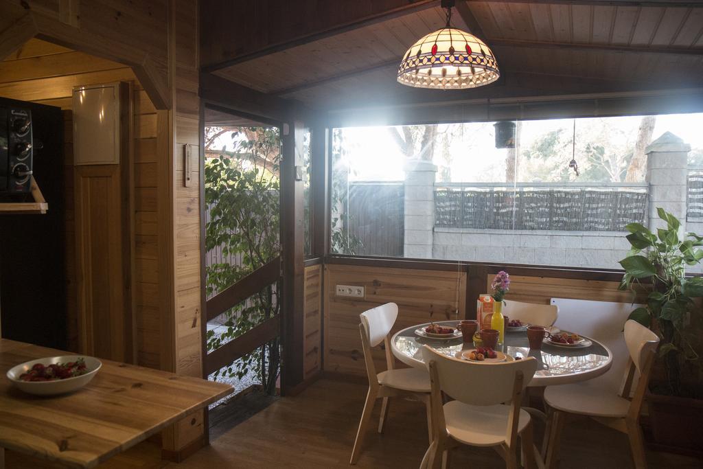 Wood House Close Beach มาร์เบยา ภายนอก รูปภาพ